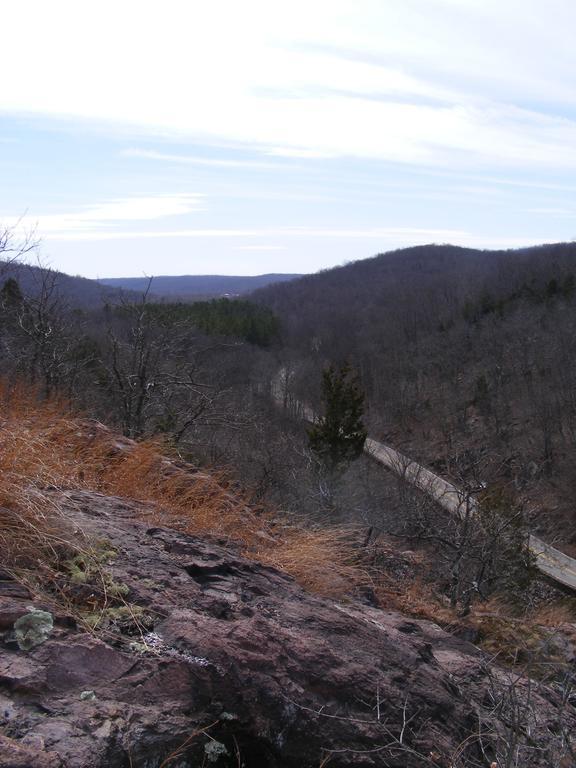 Shepherd Mountain Inn & Suites Pilot Knob Exteriör bild