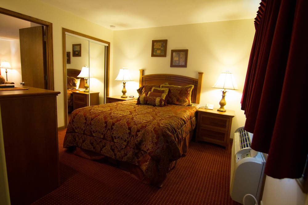 Shepherd Mountain Inn & Suites Pilot Knob Exteriör bild