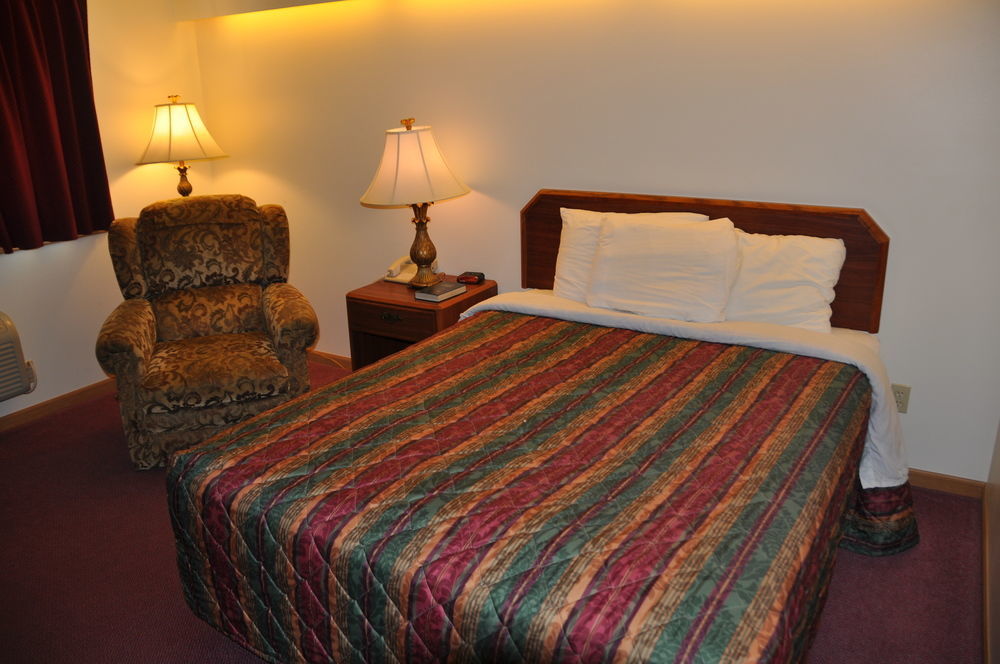 Shepherd Mountain Inn & Suites Pilot Knob Exteriör bild