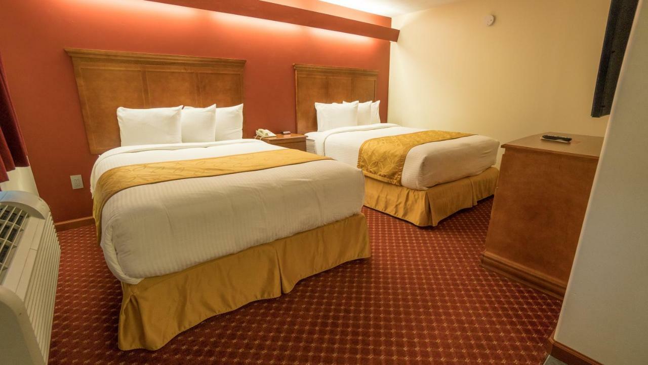 Shepherd Mountain Inn & Suites Pilot Knob Exteriör bild