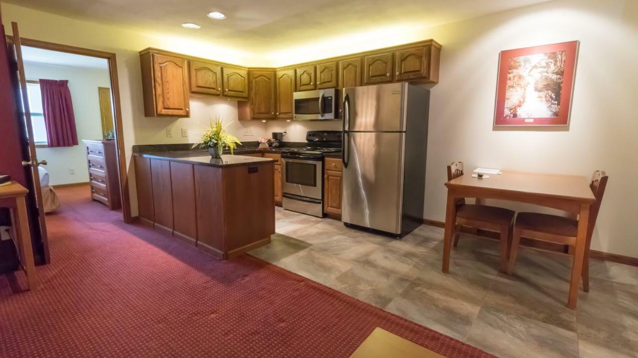 Shepherd Mountain Inn & Suites Pilot Knob Exteriör bild
