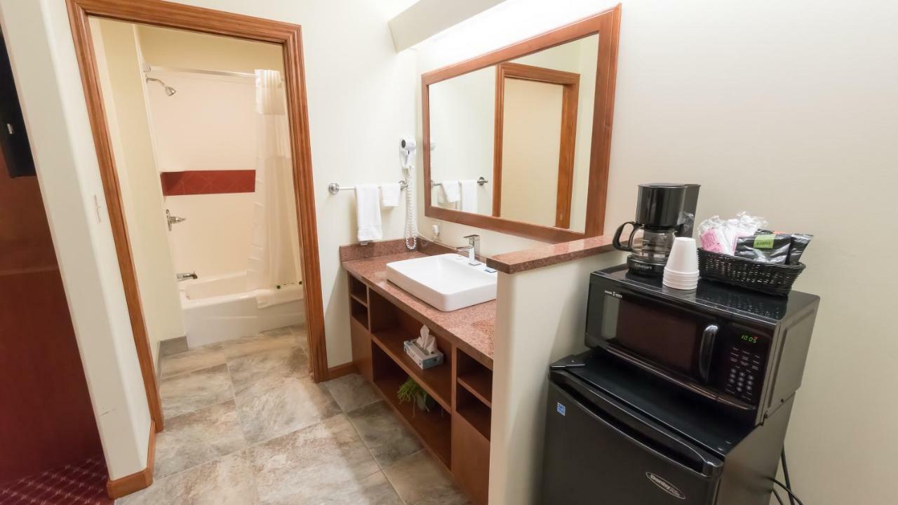 Shepherd Mountain Inn & Suites Pilot Knob Exteriör bild