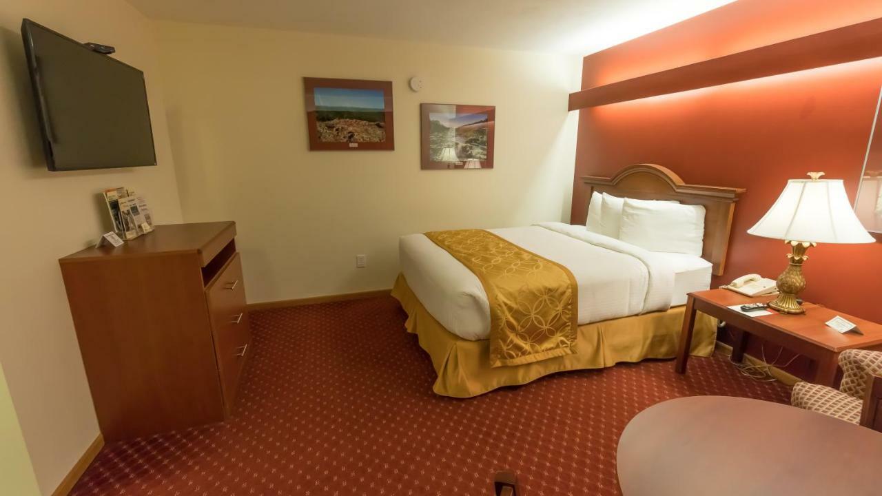 Shepherd Mountain Inn & Suites Pilot Knob Exteriör bild