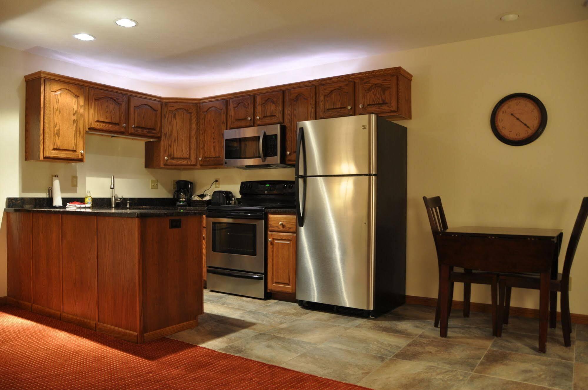 Shepherd Mountain Inn & Suites Pilot Knob Exteriör bild